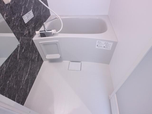 富雄駅 徒歩3分 2階のバス