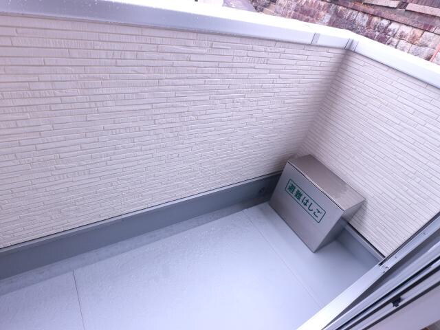 富雄駅 徒歩3分 2階のベランダ・バルコニー・庭