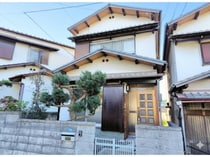 近鉄難波線・奈良線 富雄駅 2階建 築47年の外観写真