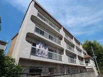 近鉄難波線・奈良線 生駒駅 4階建 築48年の外観写真