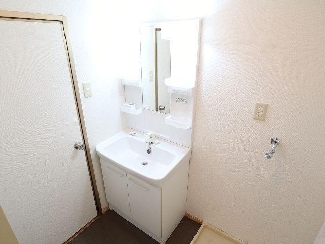 奈良県生駒市西松ケ丘 ハイツ 1階の洗面・脱衣所