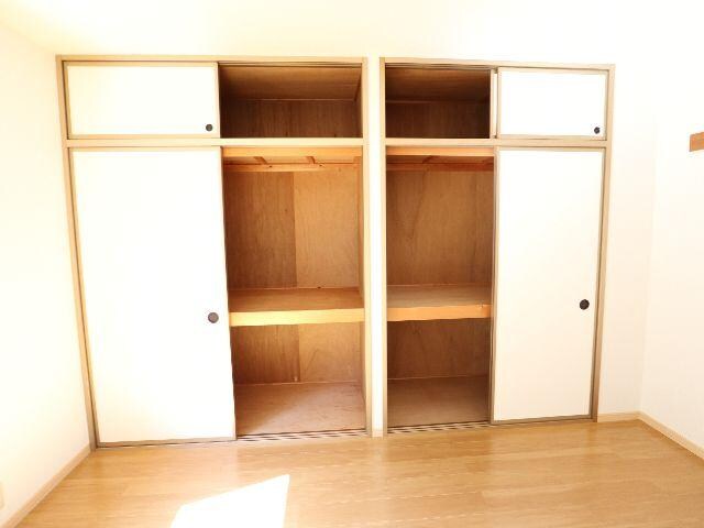 奈良県生駒市西松ケ丘 ハイツ 1階の収納