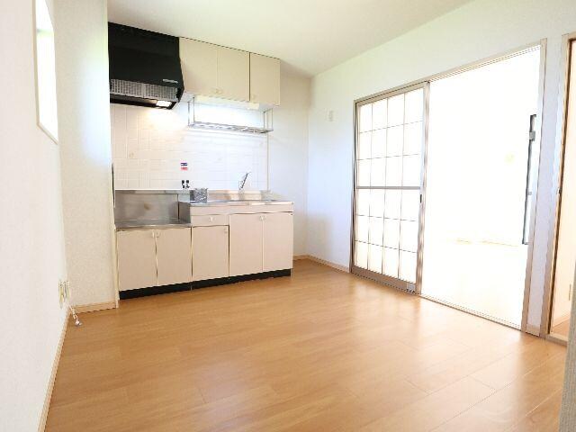 奈良県生駒市西松ケ丘 ハイツ 1階の居室