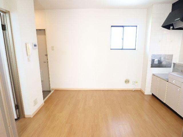 奈良県生駒市西松ケ丘 ハイツ 1階の居室