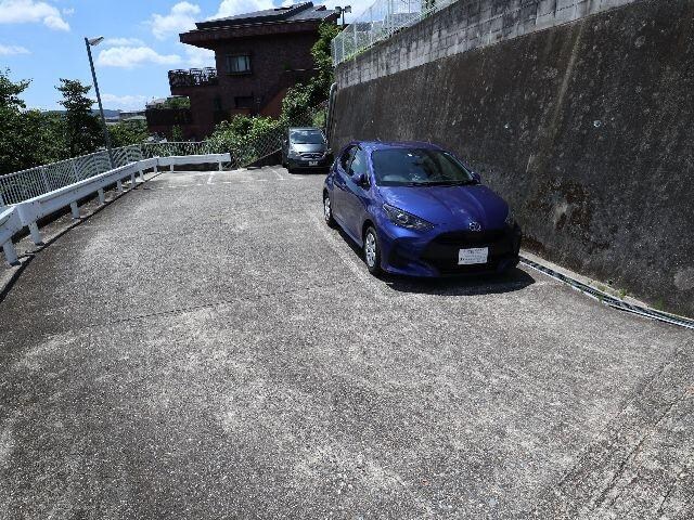 生駒駅 徒歩6分 1-2階の駐車場