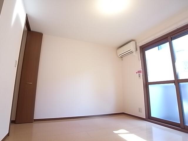 奈良県生駒市東菜畑1丁目 ハイツ 1階の居室