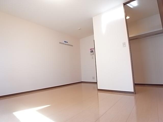 奈良県生駒市東菜畑1丁目 ハイツ 1階の居室