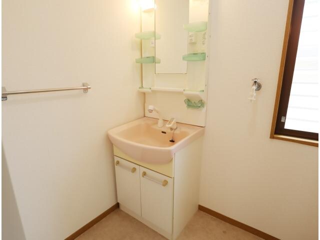 奈良県生駒市東旭ケ丘 ハイツ 1階の洗面・脱衣所