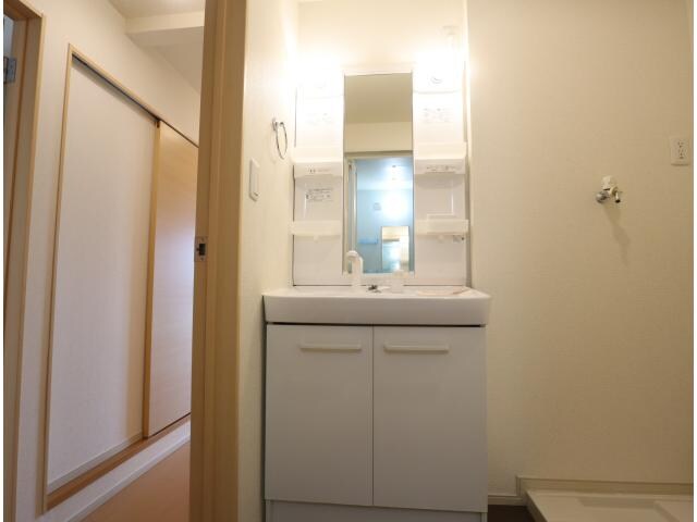 生駒駅 バス11分　新生駒台北口下車：停歩7分 2階の洗面・脱衣所