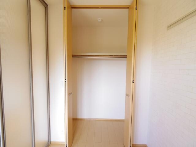 新大宮駅 徒歩15分 2階の収納