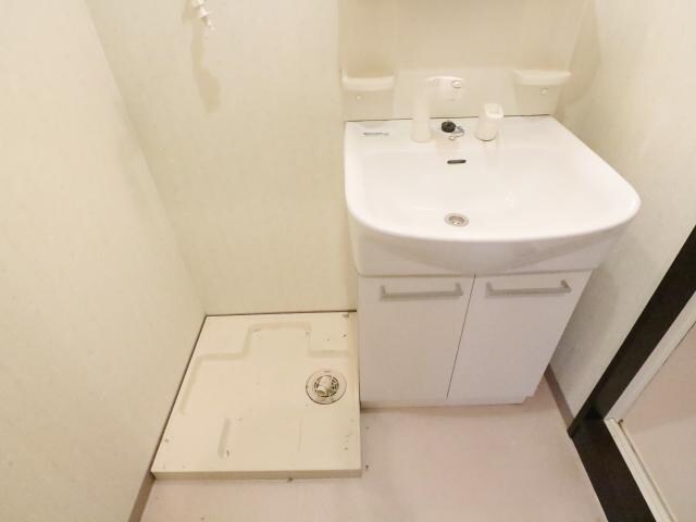 近鉄奈良駅 バス10分　八軒町下車：停歩9分 3階の洗面・脱衣所