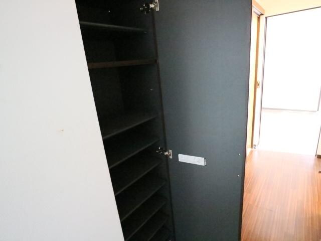 近鉄奈良駅 バス10分　八軒町下車：停歩9分 3階の玄関周り