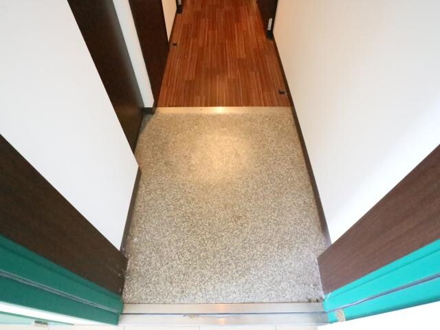 近鉄奈良駅 バス10分　八軒町下車：停歩9分 3階の玄関周り