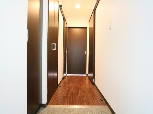 近鉄奈良駅 バス10分　八軒町下車：停歩9分 3階の玄関周り