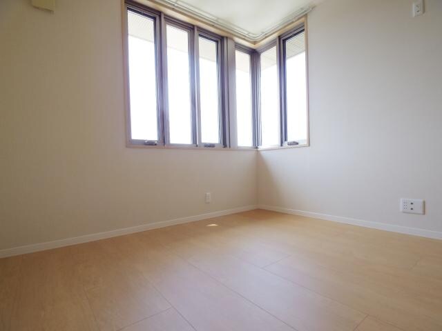 近鉄奈良駅 バス15分　梅美台5丁目下車：停歩1分 2階の居室