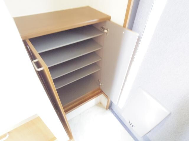 近鉄奈良駅 バス13分　護国神社下車：停歩5分 1階の玄関周り