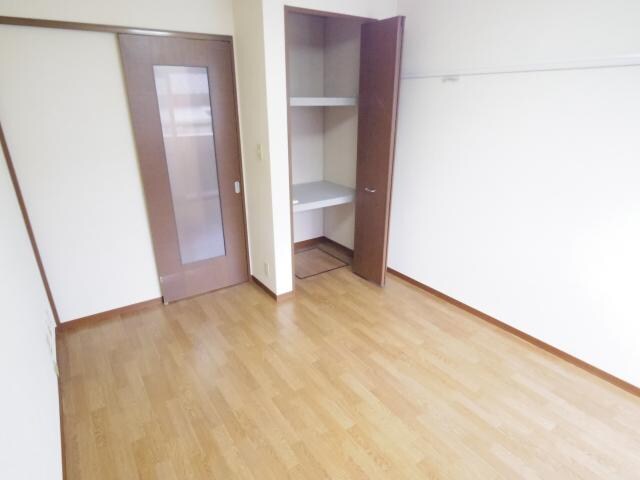 近鉄奈良駅 バス13分　護国神社下車：停歩5分 1階の居室