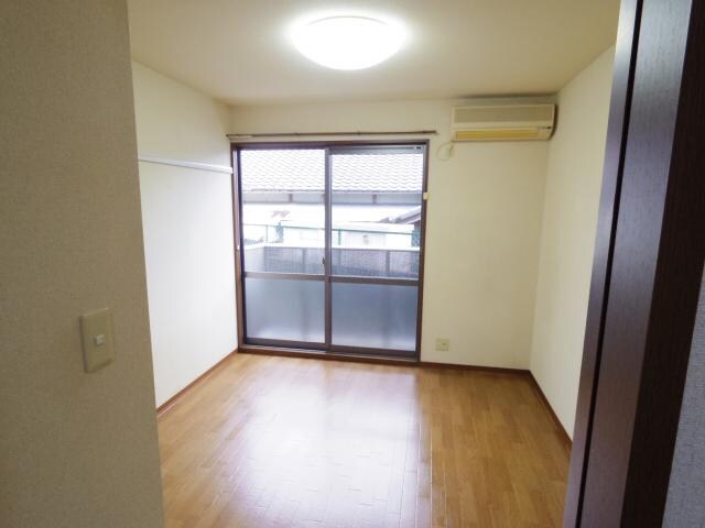 近鉄奈良駅 バス13分　護国神社下車：停歩5分 1階の居室