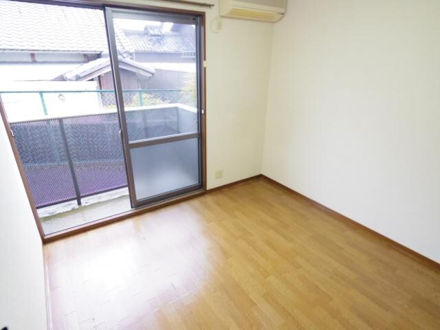 近鉄奈良駅 バス13分　護国神社下車：停歩5分 1階の居室