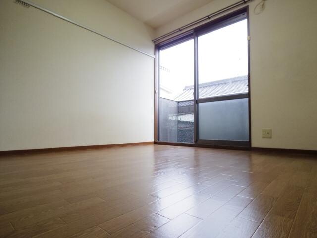 近鉄奈良駅 バス13分　護国神社下車：停歩5分 1階の居室