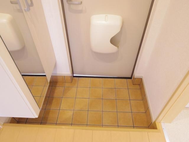 新大宮駅 徒歩10分 2階の玄関周り