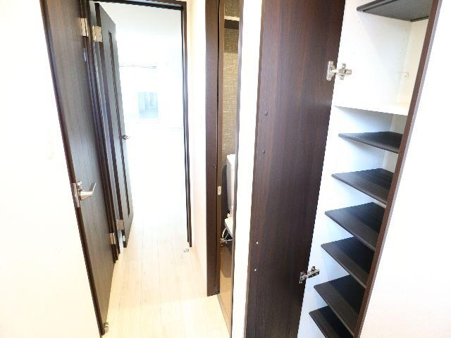 新大宮駅 徒歩13分 2階の玄関周り