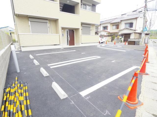木津駅 徒歩9分 1階の駐車場