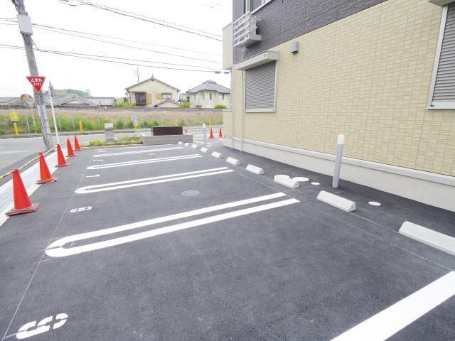 木津駅 徒歩9分 1階の駐車場