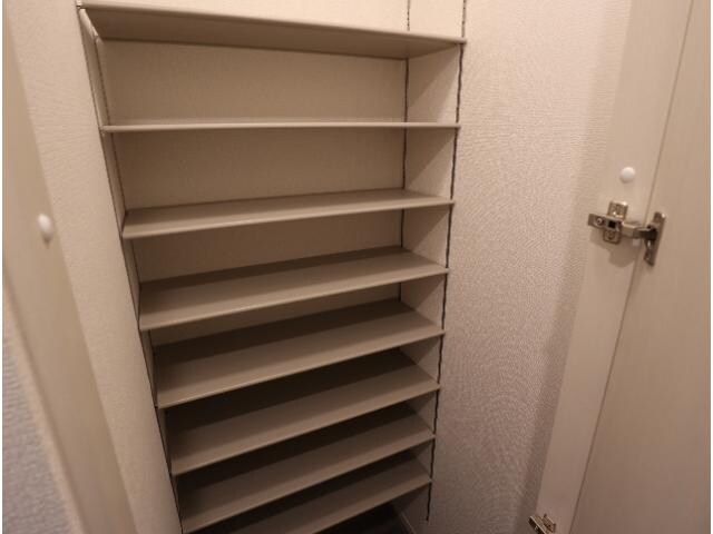 奈良駅 徒歩19分 3階の玄関周り