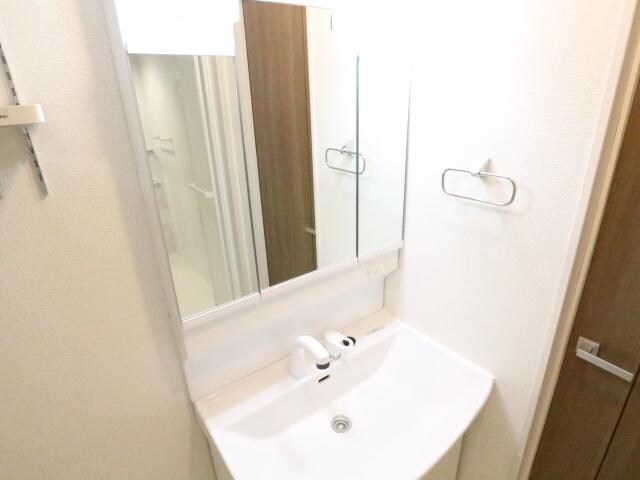 近鉄奈良駅 バス18分　辰市農協下車：停歩8分 2階の洗面・脱衣所