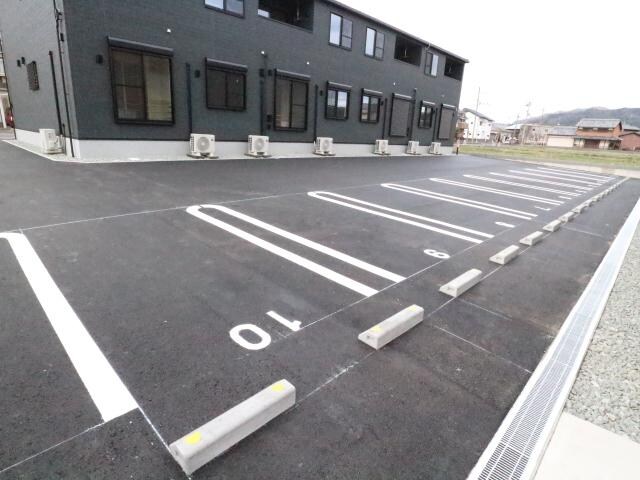 加茂駅 徒歩10分 2階の駐車場