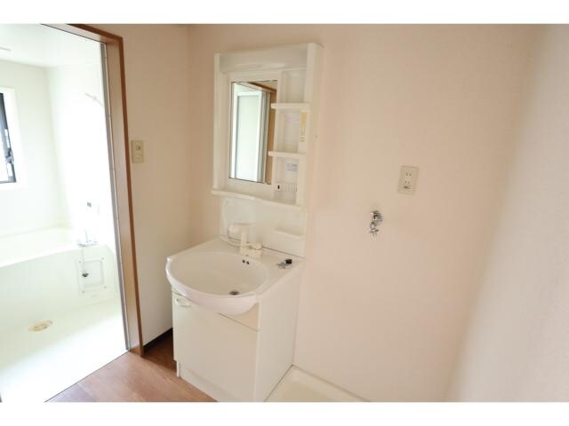 二上駅 徒歩15分 1階の洗面・脱衣所