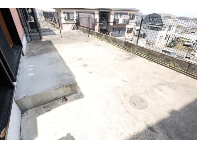 二上駅 徒歩15分 1階のベランダ・バルコニー・庭