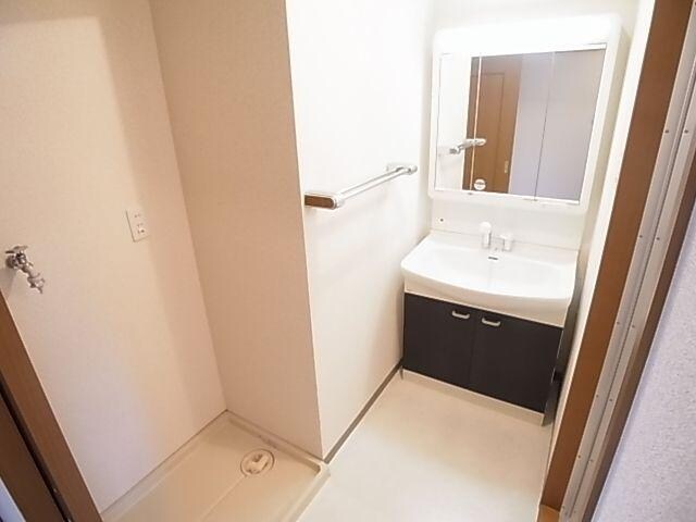 物件内観写真7　(洗面台)