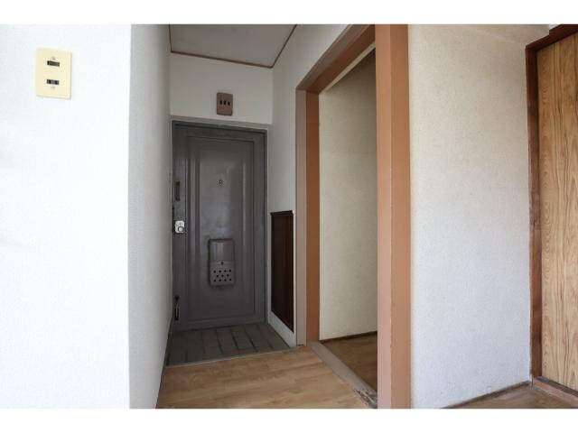 二上駅 徒歩10分 1階の玄関周り