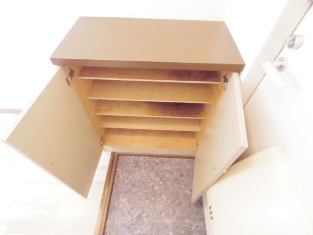 五位堂駅 バス8分　馬見北９丁目下車：停歩2分 2階の玄関周り