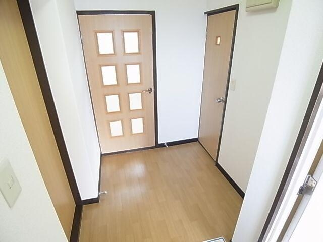 近鉄下田駅 徒歩10分 4階の玄関周り