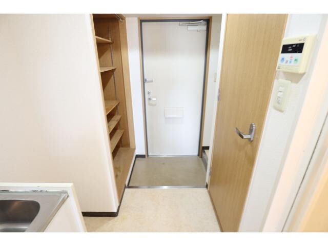 五位堂駅 徒歩5分 4階の玄関周り