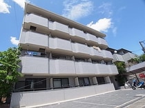 近鉄大阪線（近畿） 二上駅 4階建 築29年の外観写真