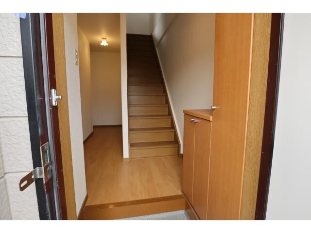 五位堂駅 バス5分　馬見中５丁目下車：停歩3分 1階の玄関周り