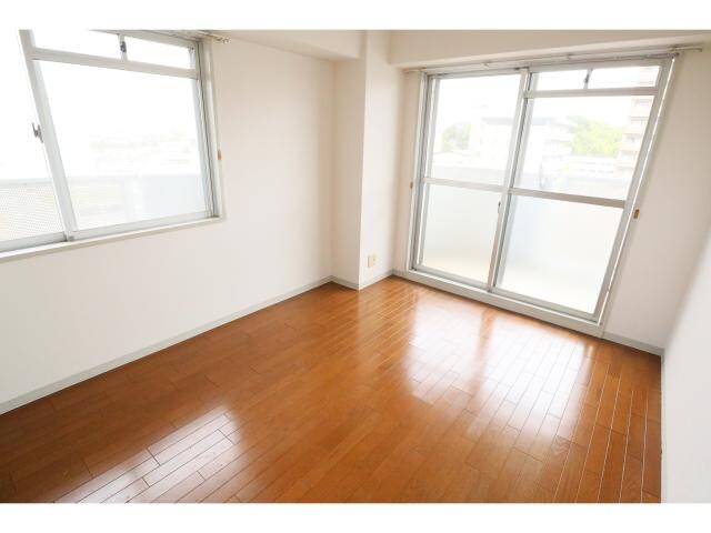 五位堂駅 徒歩5分 6階の居室