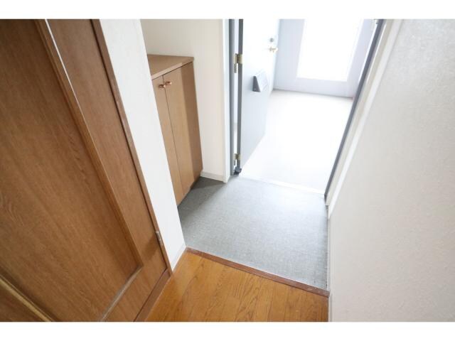 五位堂駅 徒歩5分 6階の玄関周り