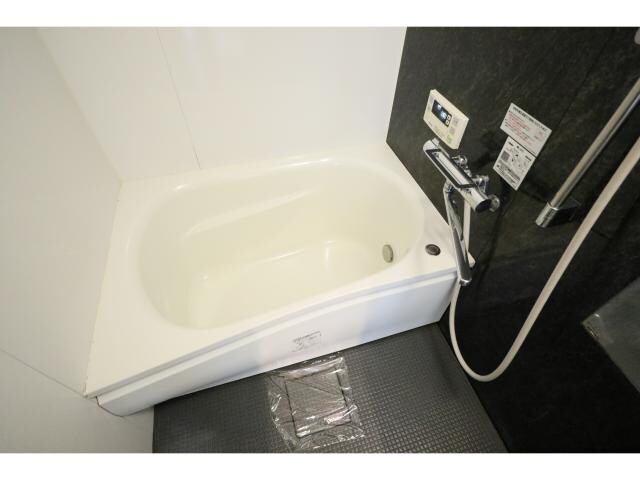 奈良県北葛城郡広陵町馬見北9丁目 ハイツ 1階のバス