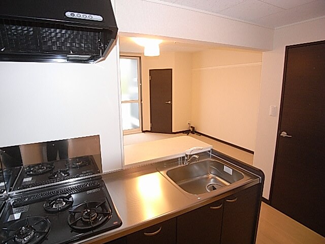 香芝駅 徒歩16分 3階のキッチン