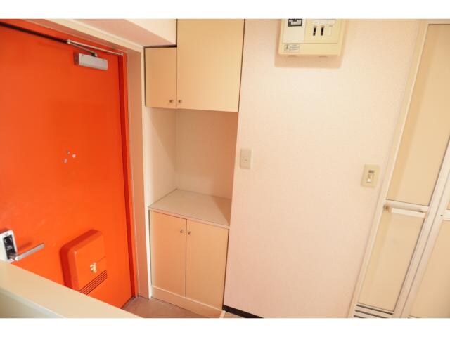 近鉄下田駅 徒歩6分 3階の玄関周り