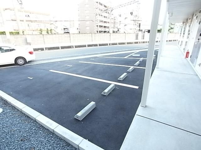 五位堂駅 徒歩4分 1階の駐車場