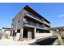 和歌山線 志都美駅 3階建 築1年の外観写真