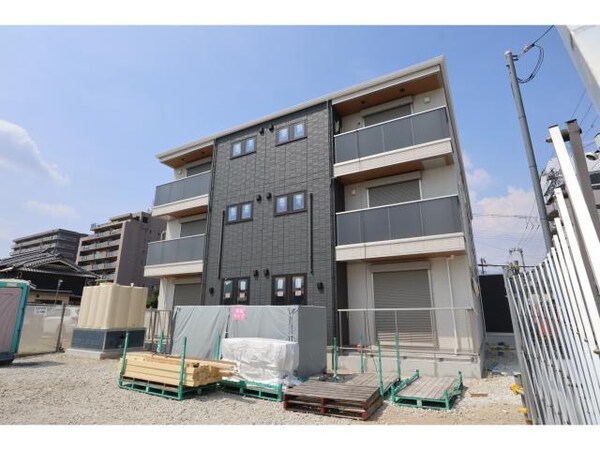 建築中