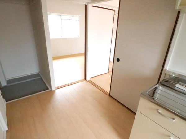 居室(同系モデル写真)