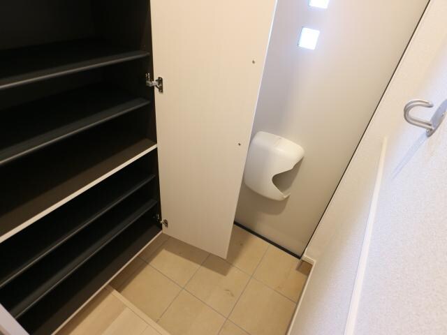 大和小泉駅 徒歩29分 2階の玄関周り